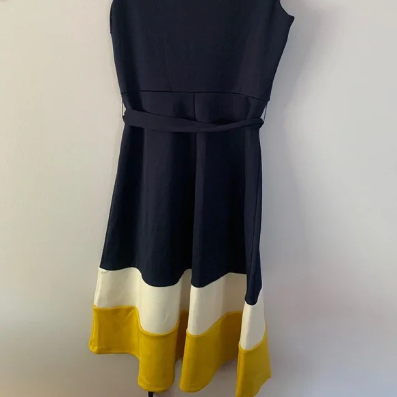 Navy blue dress with yellow and white - Picture 3 of 4